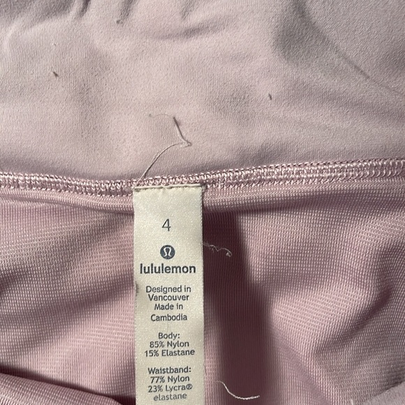 lululemon lavender speed up shorts - Picture 4 of 4